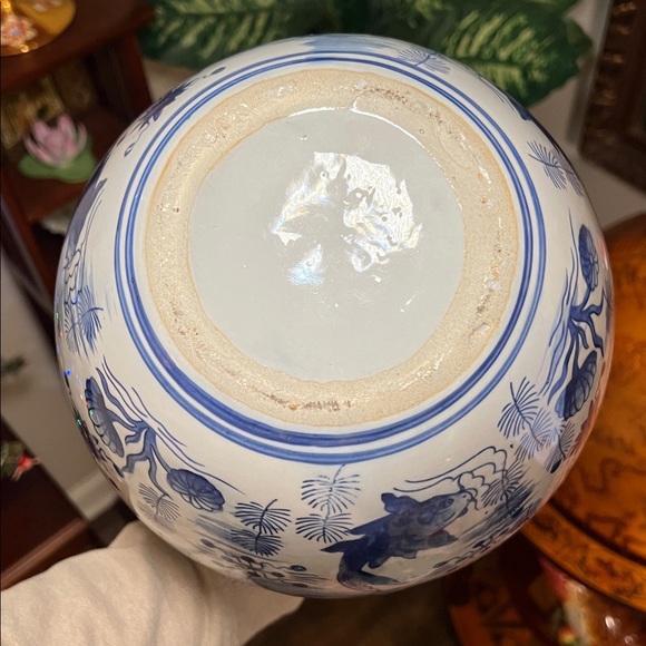 Vintage Blue and White Chinoiserie Koi Vase Blue Willow Style Hollywood Regency - Picture 8 of 8
